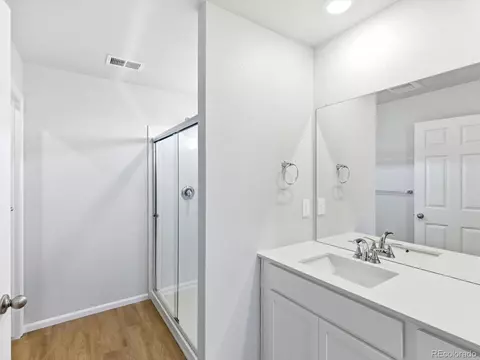 Bath - 744 N Rome St, Aurora, CO 80018 photo 4 of 4