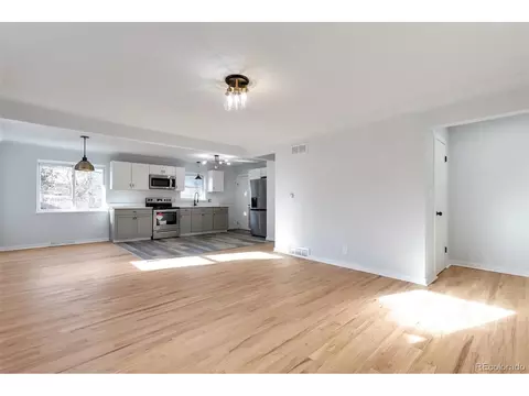 1071 Lima St, Aurora, CO 80010 photo 4