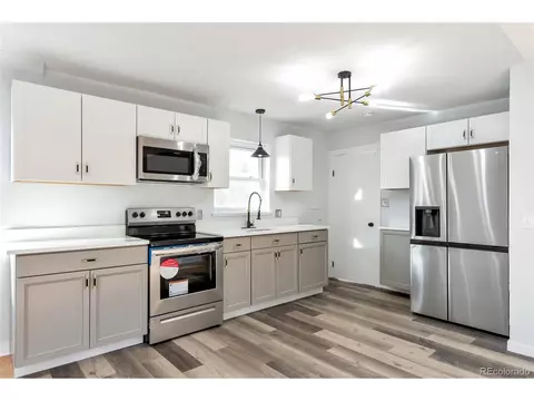 1071 Lima St, Aurora, CO 80010 photo 3