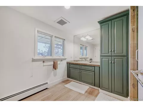 Bath - 924 Kelly Rd, Boulder, CO 80302 photo 5 of 6