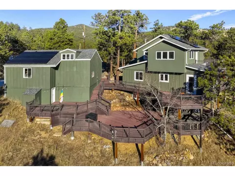 Exterior - 924 Kelly Rd, Boulder, CO 80302 photo 2 of 10