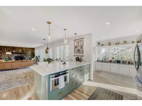 Kitchen - 924 Kelly Rd, Boulder, CO 80302 photo 2 of 4
