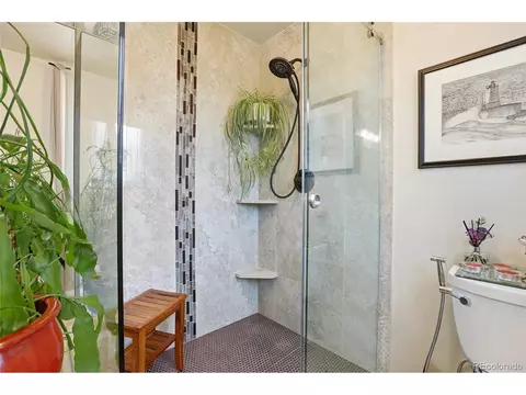 Bath - 12946 E 2nd Ave, Aurora, CO 80011 photo 2 of 5