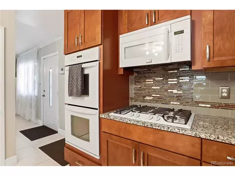 Kitchen - 12946 E 2nd Ave, Aurora, CO 80011 photo 3 of 4