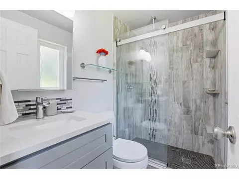 Bath - 12946 E 2nd Ave, Aurora, CO 80011 photo 5 of 5