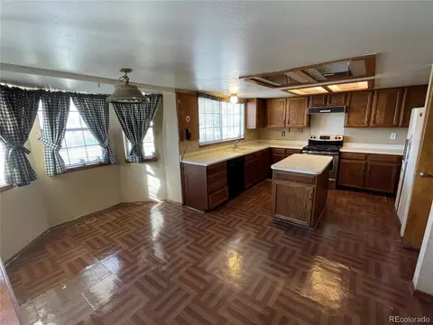 15968 E Milan Dr, Aurora, CO 80013 photo 2