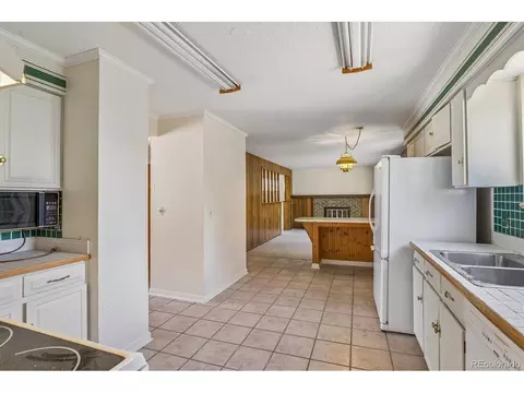 Kitchen - 4729 Chatham St, Boulder, CO 80301 photo 3 of 3