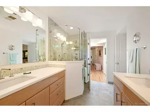 Bath - 325 Mohawk Dr, Boulder, CO 80303 photo 2 of 4