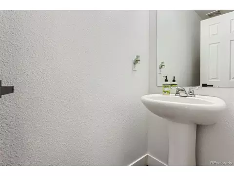 18646 E 47th Ave, Denver, CO 80249 photo 14