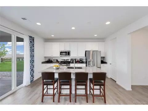 27655 E 10th Dr, Aurora, CO 80018 photo 9
