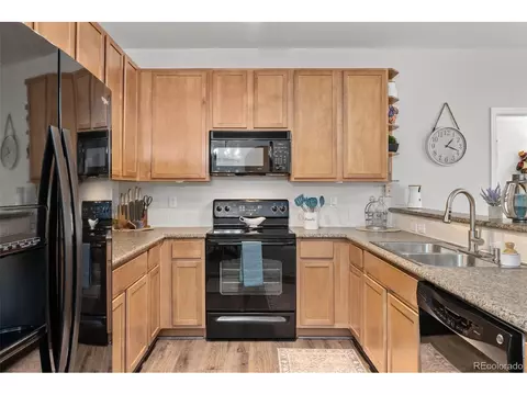Kitchen - 23346 E 5th Pl #101, Aurora, CO 80018 photo 3 of 5