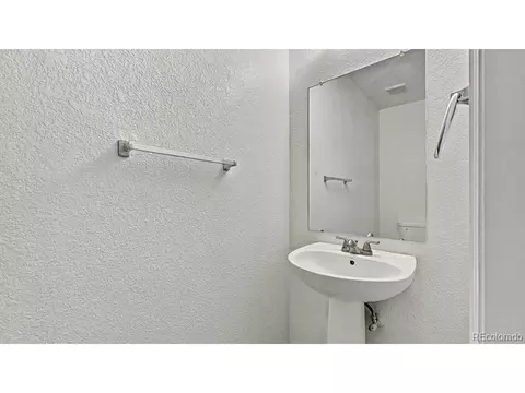 Bath - 3517 Dexter Ct, Denver, CO 80207 photo 1 of 3