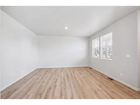 22253 E 6th Pl, Aurora, CO 80018 photo 3
