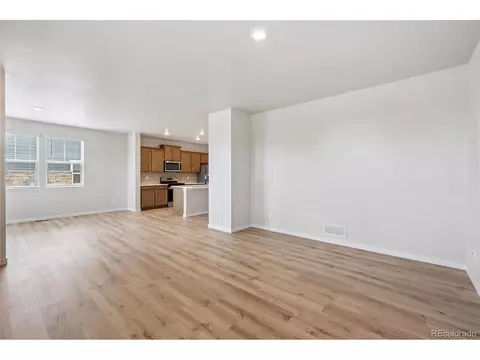 22253 E 6th Pl, Aurora, CO 80018 photo 5