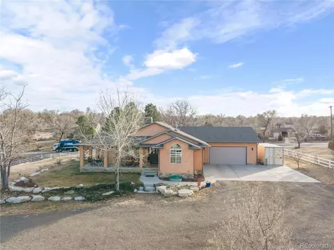 2 Twilight Ln, Pueblo, CO 81005