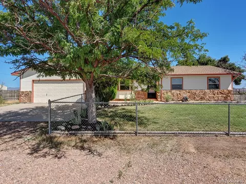 835 9th St, Penrose, CO 81240