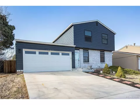 17233 E Princeton Dr, Aurora, CO 80013 photo 2