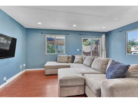 14306 Elk Dr, Denver, CO 80239 photo 4