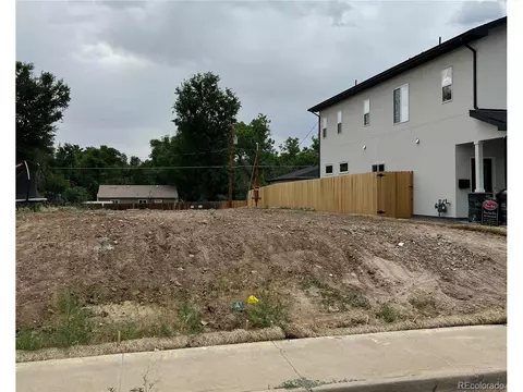6 Akron, Aurora, CO 80010