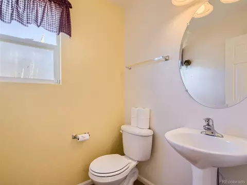1302 E 100th Pl, Thornton, CO 80229 photo 17