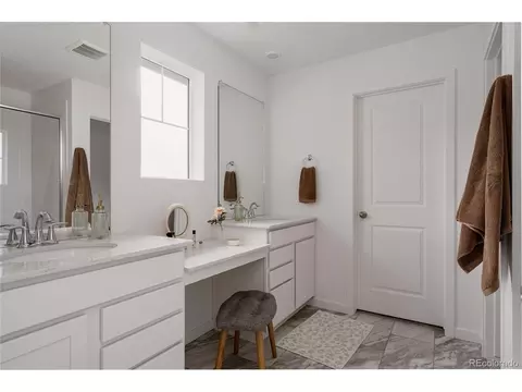 Bath - 21824 E 39th Ave, Aurora, CO 80019 photo 1 of 5