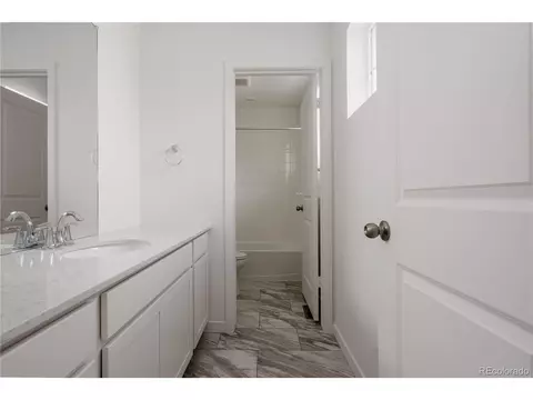 Bath - 21824 E 39th Ave, Aurora, CO 80019 photo 3 of 5