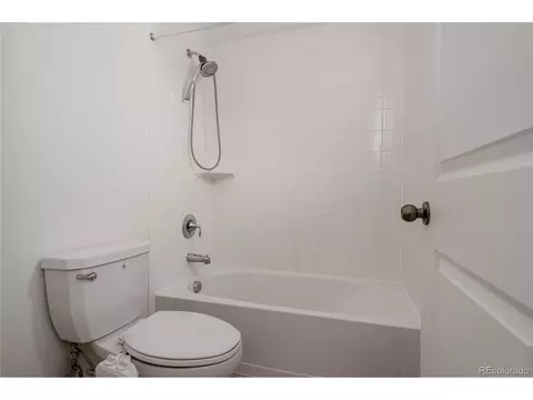 Bath - 21824 E 39th Ave, Aurora, CO 80019 photo 4 of 5