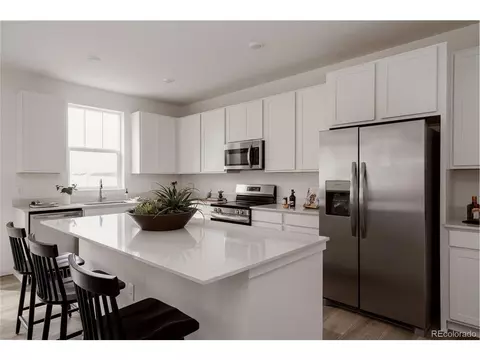 Kitchen - 21824 E 39th Ave, Aurora, CO 80019 photo 2 of 5