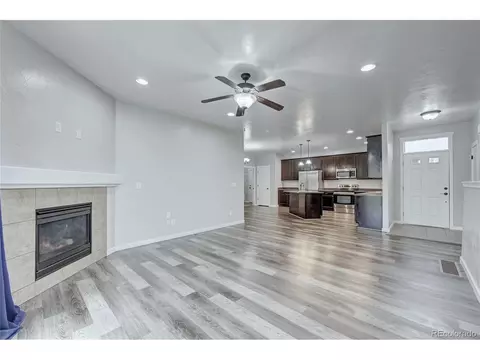 10207 Dover St, Longmont, CO 80504 photo 2