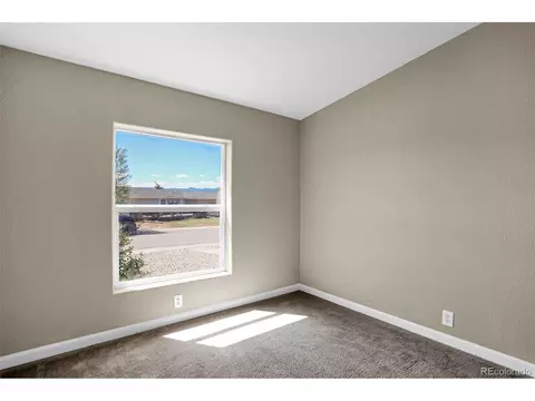 Bedroom - 529 E Aspen Dr, Granby, CO 80446 photo 3 of 8