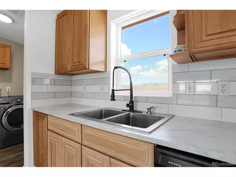 Kitchen - 529 E Aspen Dr, Granby, CO 80446 photo 2 of 6