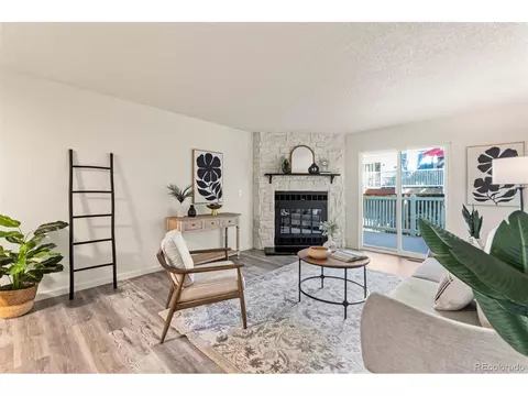 960 S Paris Ct, Aurora, CO 80012