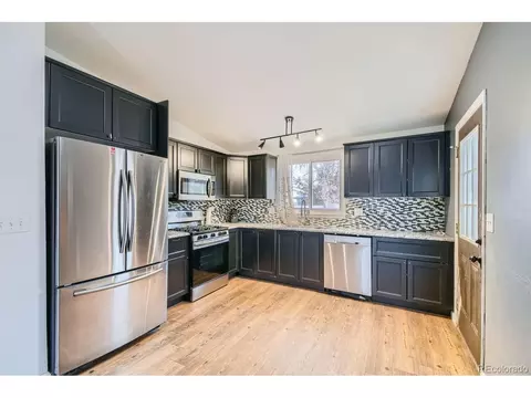 802 Centennial Way, Bennett, CO 80102 photo 4