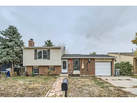 802 Centennial Way, Bennett, CO 80102