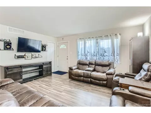 800 El Paso Blvd, Denver, CO 80221 photo 2