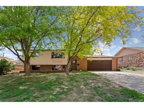 128 La Rochelle Dr, Pueblo, CO 81005