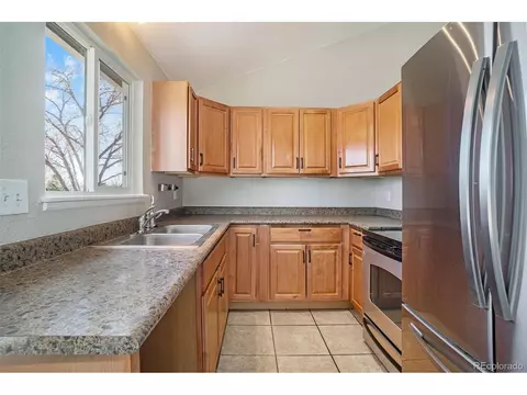 1012 S Uravan St, Aurora, CO 80017 photo 2