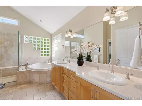 Bath - 6566 S Madison Ct, Centennial, CO 80121 photo 2 of 4