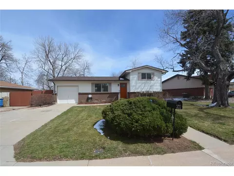 372 S Robb Way, Lakewood, CO 80226