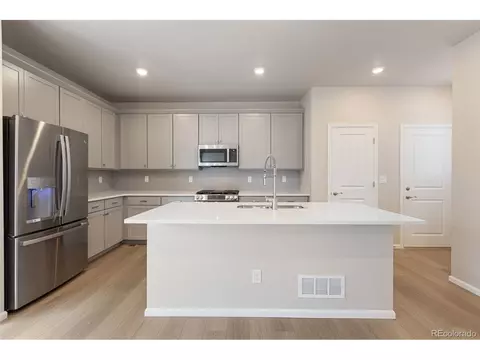 21011 E 63rd Dr, Aurora, CO 80019 photo 3