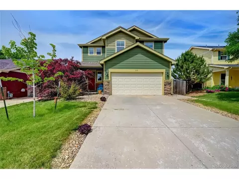 939 Willow Dr, Lochbuie, CO 80603