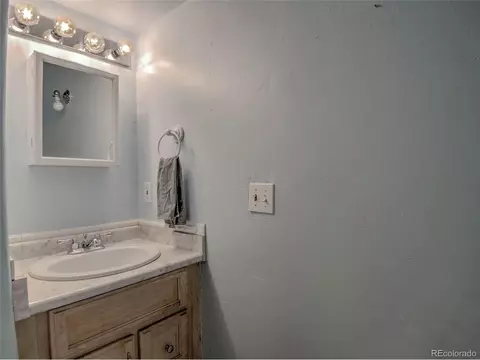 Bath - 46 Singleton Rd, Alma, CO 80420 photo 5 of 6
