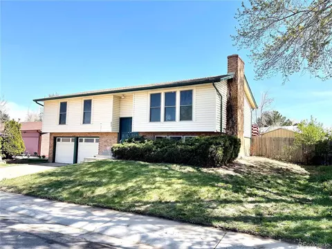 4932 Upton Ct, Denver, CO 80239 photo 3