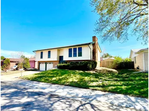 4932 Upton Ct, Denver, CO 80239 photo 2