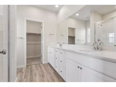 Bath - 22739 E 47th Dr, Aurora, CO 80019 photo 2 of 4