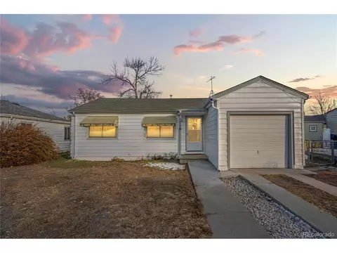 1716 Oakland St, Aurora, CO 80010