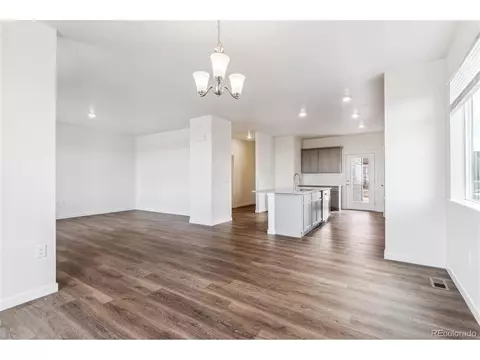 22313 E 6th Pl, Aurora, CO 80018 photo 6