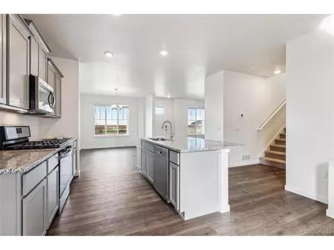 22313 E 6th Pl, Aurora, CO 80018 photo 9