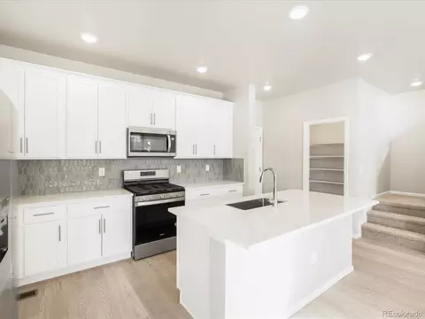 791 N Tempe St, Aurora, CO 80018 photo 8