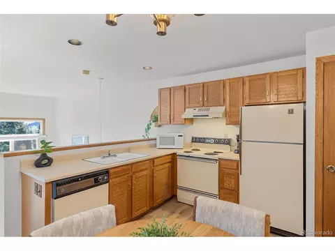 Kitchen - 10000 Ryan Gulch Rd #G106, Silverthorne, CO 80498 photo 2 of 3